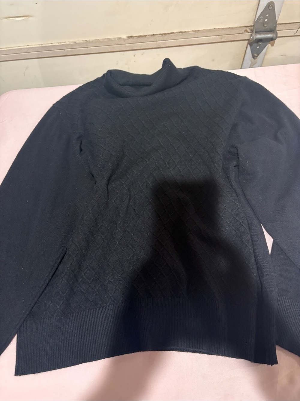 Woman Black Diamond-Knit Crew Sweater